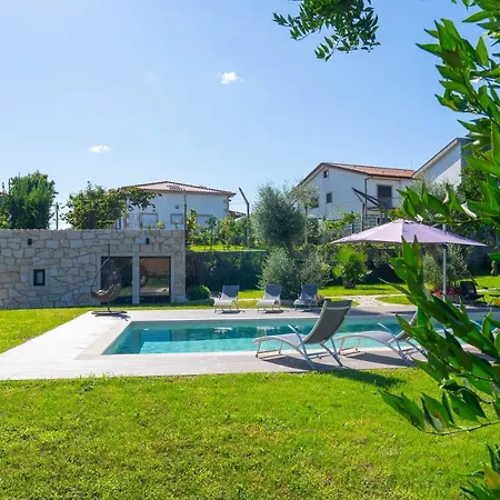 Dom wakacyjny Casa Castanhas - Near Geres Braga
